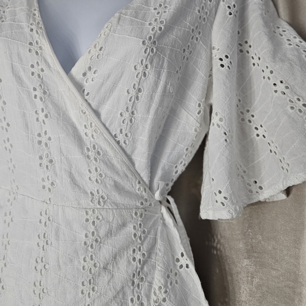 NWOT Japna white eyelet lace wrap dress Womens Medium - Picture 8 of 10